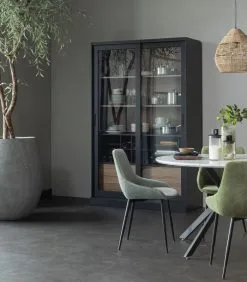 WOOOD Exclusive Exclusive James Vitrinekast - Grenen - Zwart - 200x125x47 8 WOOOD Exclusive Exclusive James Vitrinekast - Grenen - Zwart - 200x125x47 -Meubilair Geschäft 2bf4df19f3ef4e79bf2e50b993325d25