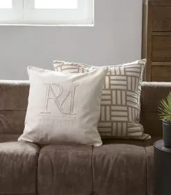 Rivièra Maison Kussenhoes, Kussensloop 50x50, Sierkussen RM Logo - Monogram - Wit - 5 Rivièra Maison Kussenhoes, Kussensloop 50x50, Sierkussen RM Logo - Monogram - Wit - -Meubilair Geschäft 2d7b96820fd64aeea8ca359cd9372bfe
