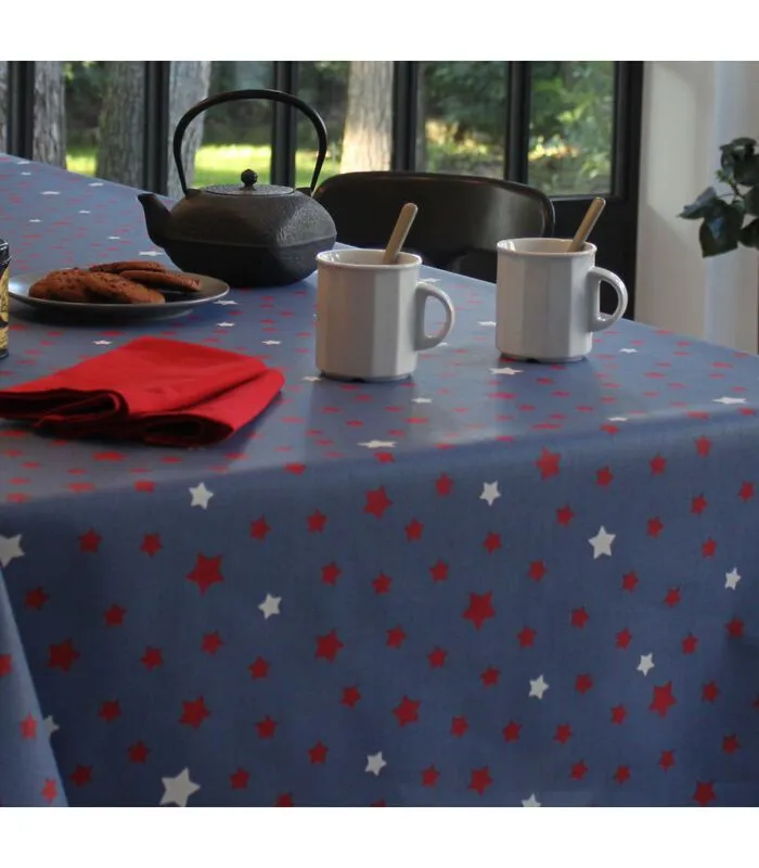 Fleur De Soleil Gecoat Tafelkleed Stars Denim Rood 5 Fleur De Soleil Gecoat Tafelkleed Stars Denim Rood - Image 3