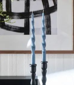 Rivièra Maison Gedraaide Kaarsen - Swirl Kaarsen - Twisted Candles - Blauw - 2 Stuks - 30 Cm -Meubilair Geschäft 6ea15ab90cf14cf5808a42abcd16980a