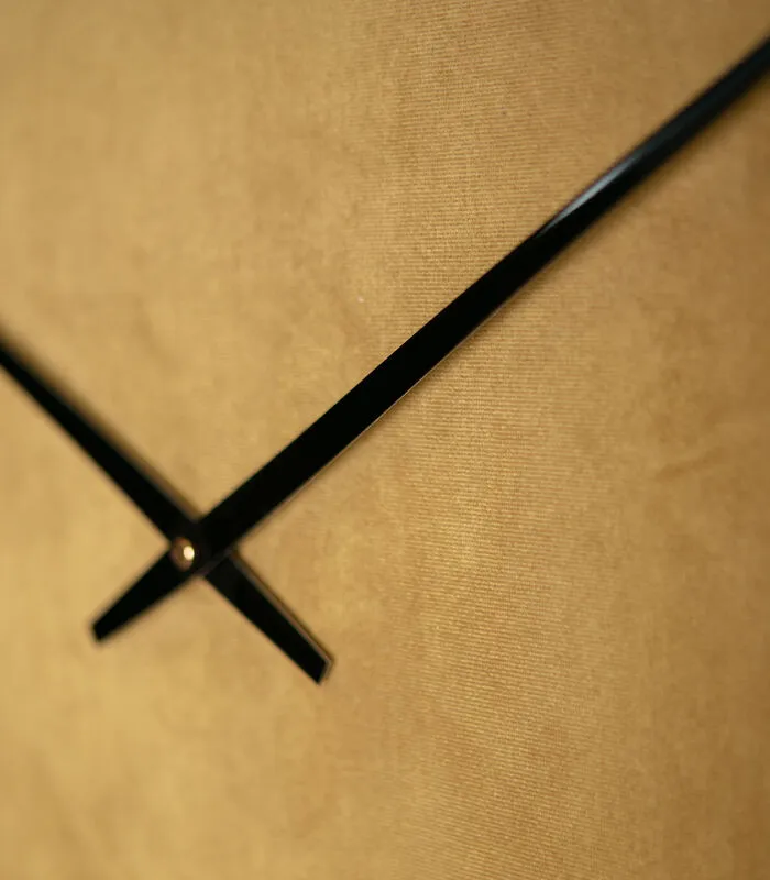 WOOOD Renske Wandklok - Velvet - Okergeel - 5x62x62 6 WOOOD Renske Wandklok - Velvet - Okergeel - 5x62x62 - Image 4