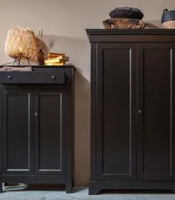 WOOOD Eva Meidenkast - Grenen Geborsteld - Zwart - 150x93x40 -Meubilair Geschäft c79d0712adb54f5eb6def77b394a137c