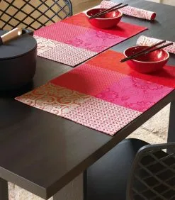 Le Jacquard Francais Placemat Enduit Fleurs De Kyoto -Meubilair Geschäft f6532bf8ca104bfb9e85b6c9b5623d3a