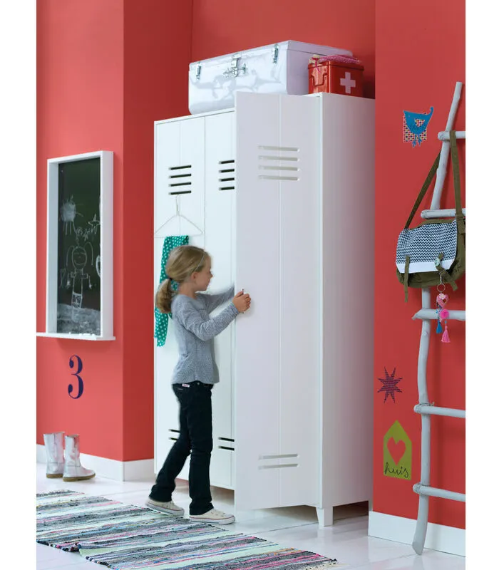 VTwonen Opberggigant Vt Locker 3-Deurs - Grenen - Wit - 186x123x40 4 VTwonen Opberggigant Vt Locker 3-Deurs - Grenen - Wit - 186x123x40 - Image 2